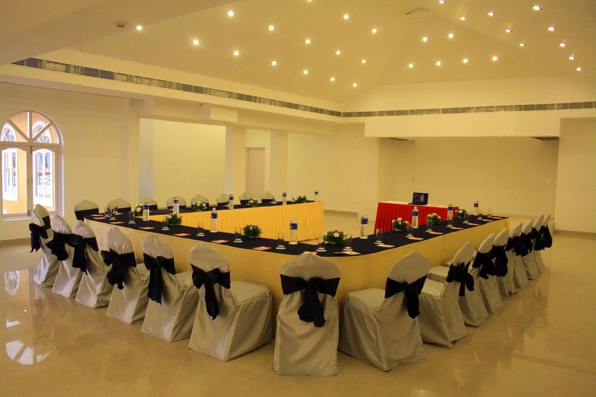 Crystal By Morpho, Goa Villagio Resort Betalbatim Extérieur photo